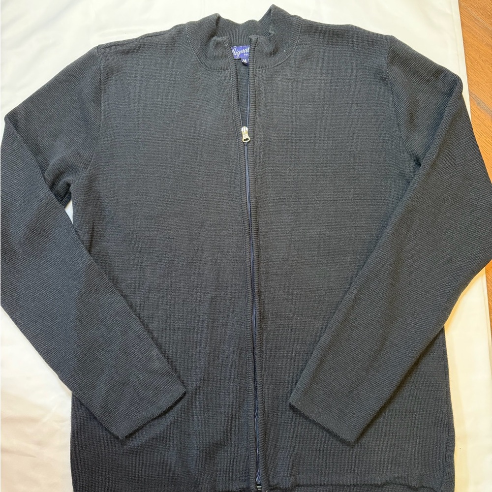 HPI Signature Collection size medium black zip up sweater - Picture 2 of 5